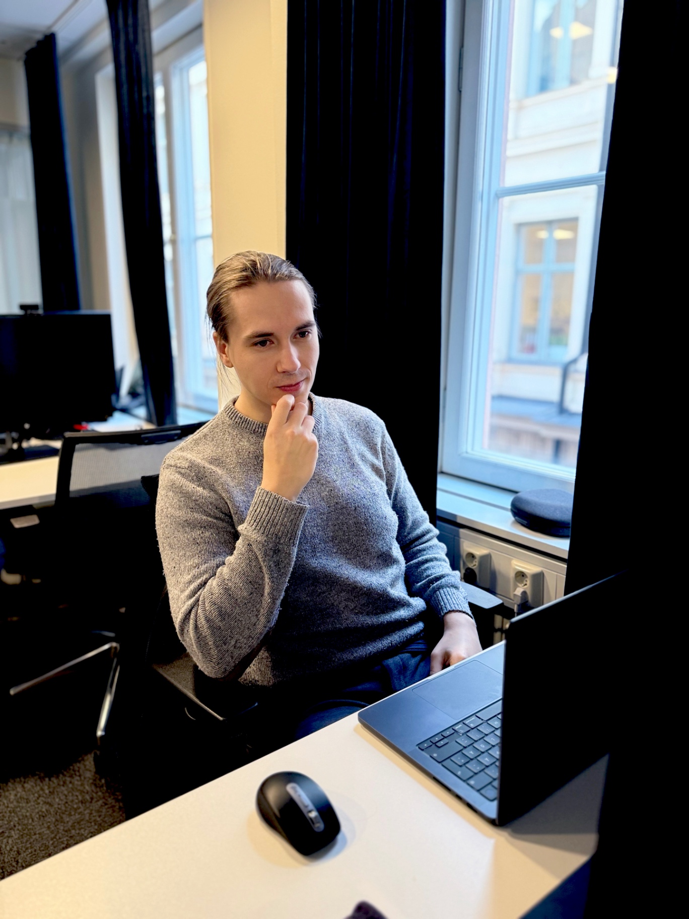 Fokuserat arbete vid skärmen